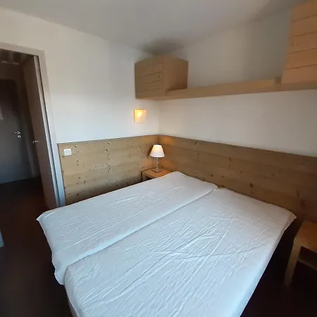 Apartment La Tania, 2 Pieces, 4 Personnes - Fr-1-513-92 *