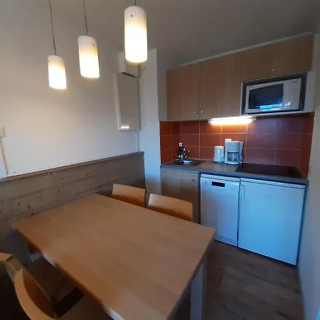 Apartment La Tania, 2 Pieces, 4 Personnes - Fr-1-513-92